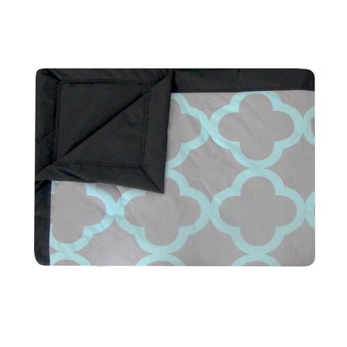 Tuffo Quatrefoil Water Resistant Outdoor Blanket Quatrefoil