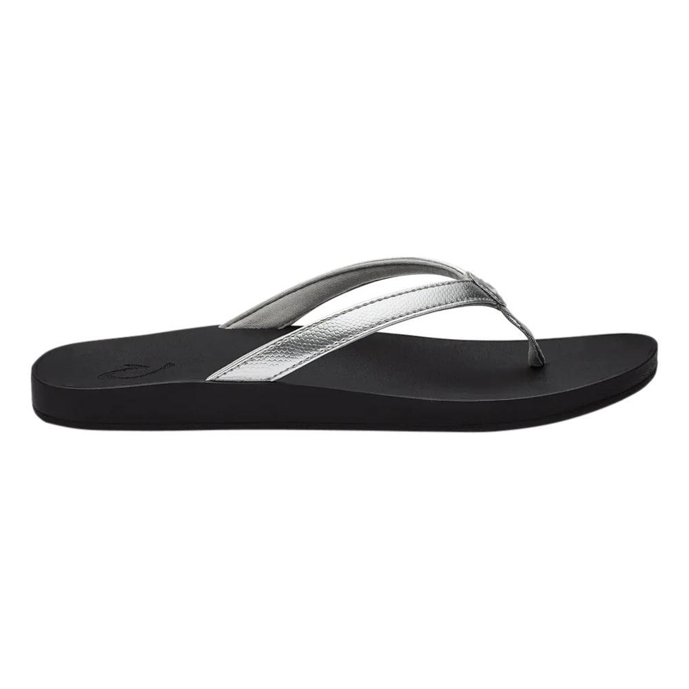 OluKai Women's Puawe Beach Sandals SILV.BLK_2K40